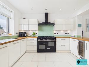 Kitchen- click for photo gallery
